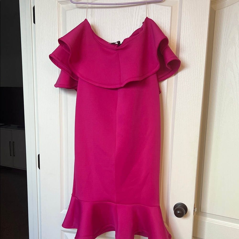 Chic Fuchsia Off-Shoulder Midi Dress - Picture 2 of 2